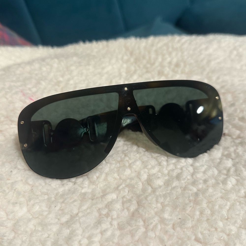 Black Oversized Sunglasses